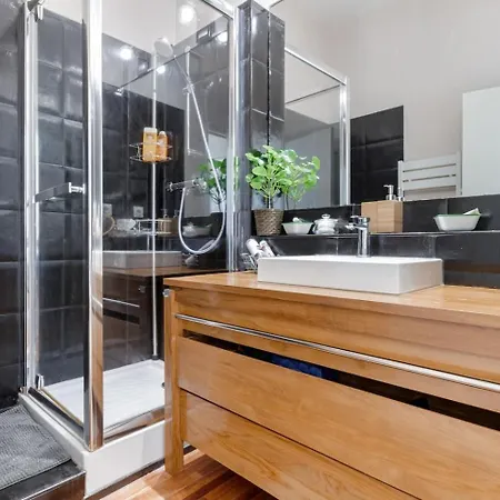 Elegant In At Les Chartrons